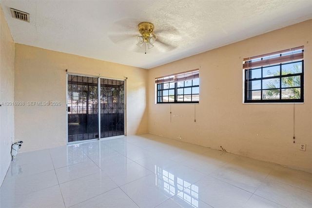 2400 NW 181st Ter, Miami Gardens, FL 33056