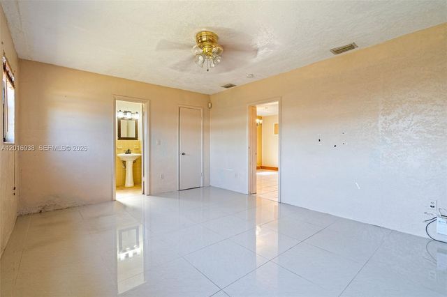 2400 NW 181st Ter, Miami Gardens, FL 33056