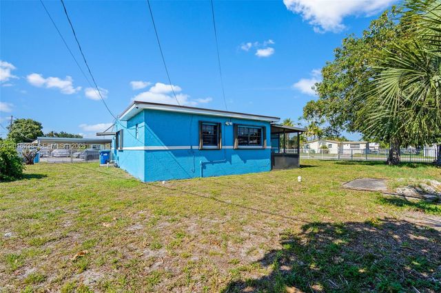 2400 NW 181st Ter, Miami Gardens, FL 33056