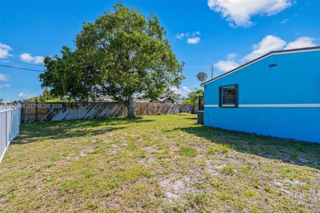 2400 NW 181st Ter, Miami Gardens, FL 33056