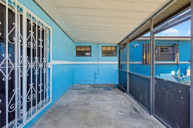 2400 NW 181st Ter, Miami Gardens, FL 33056