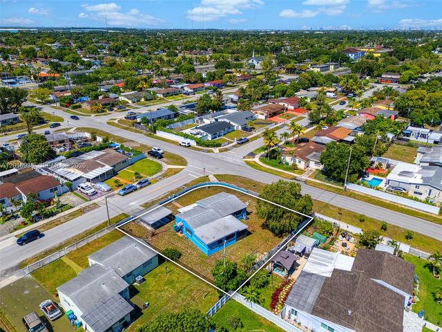 2400 NW 181st Ter, Miami Gardens, FL 33056