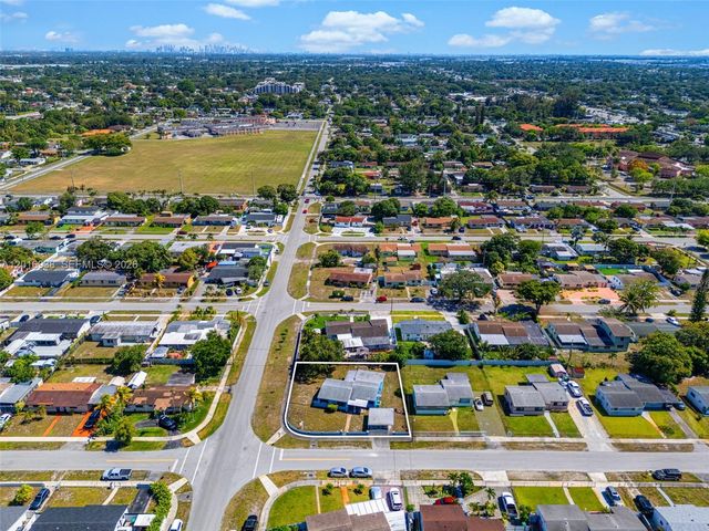 2400 NW 181st Ter, Miami Gardens, FL 33056