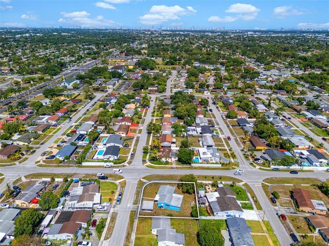2400 NW 181st Ter, Miami Gardens, FL 33056