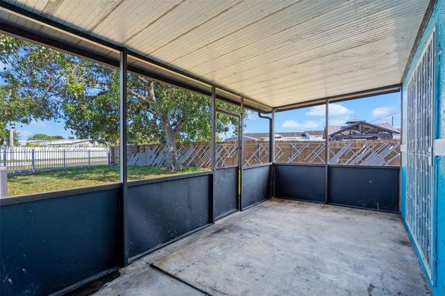 2400 NW 181st Ter, Miami Gardens, FL 33056