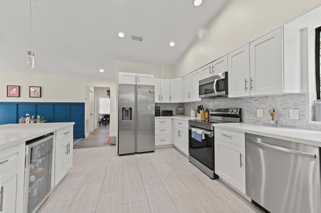 1200 NW 18th Avenue, Delray Beach, FL 33445