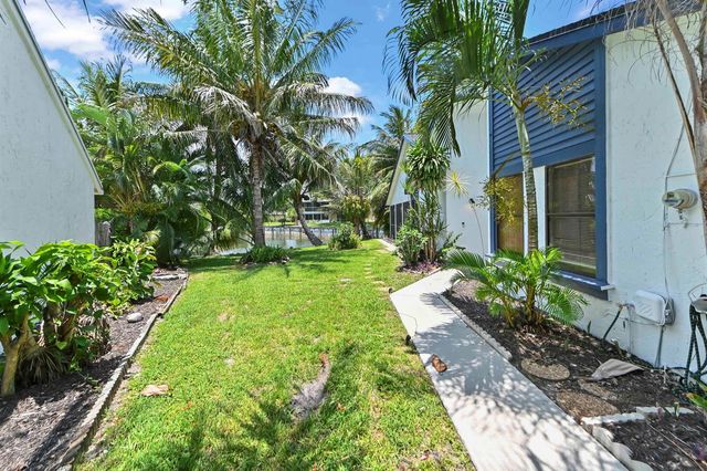 1200 NW 18th Avenue, Delray Beach, FL 33445