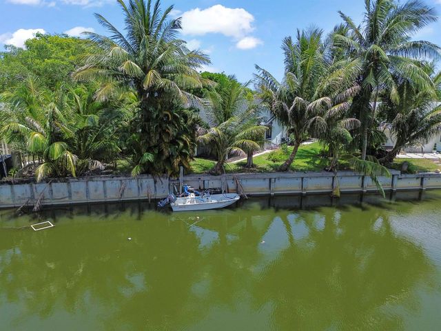 1200 NW 18th Avenue, Delray Beach, FL 33445