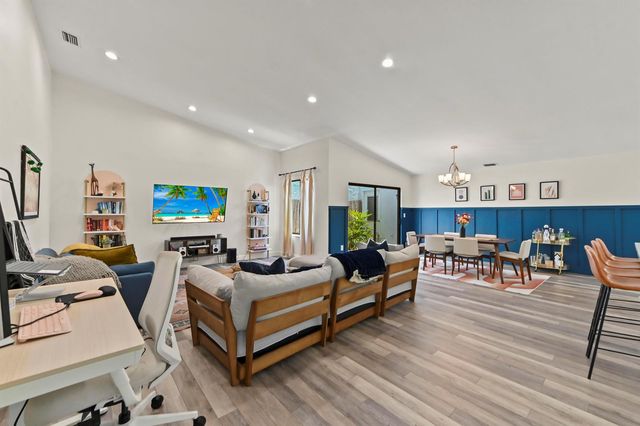 1200 NW 18th Avenue, Delray Beach, FL 33445