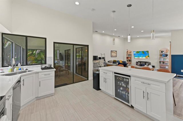 1200 NW 18th Avenue, Delray Beach, FL 33445