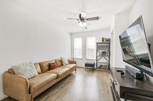 1822 Don Alejandro, Houston, TX 77091