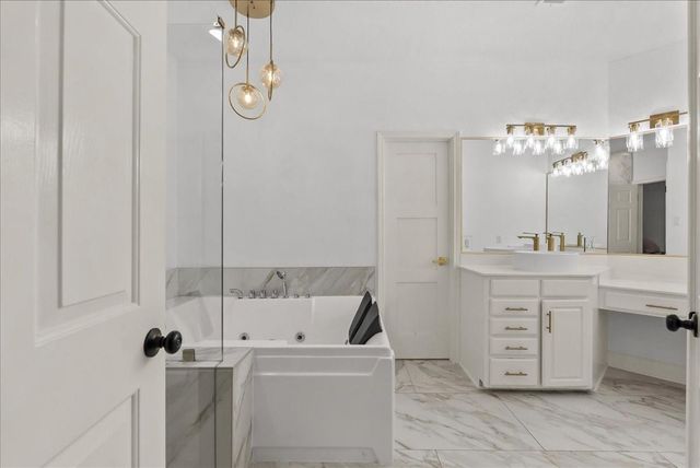 9700 Jay Road, Hitchcock, TX 77563