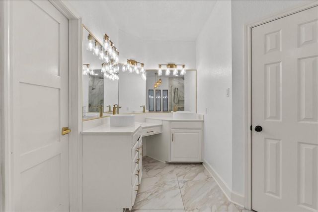 9700 Jay Road, Hitchcock, TX 77563