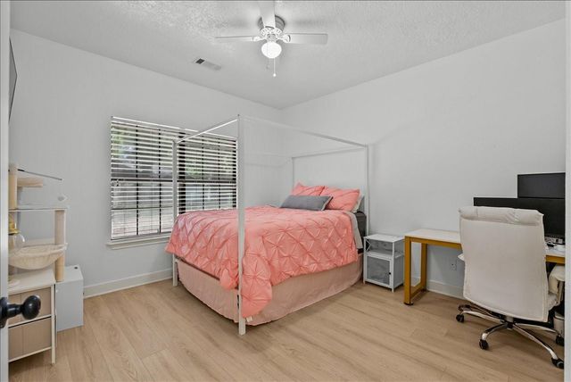 9700 Jay Road, Hitchcock, TX 77563