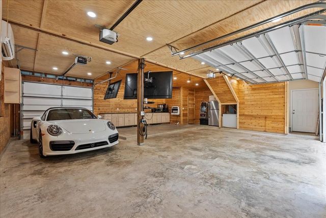 9700 Jay Road, Hitchcock, TX 77563