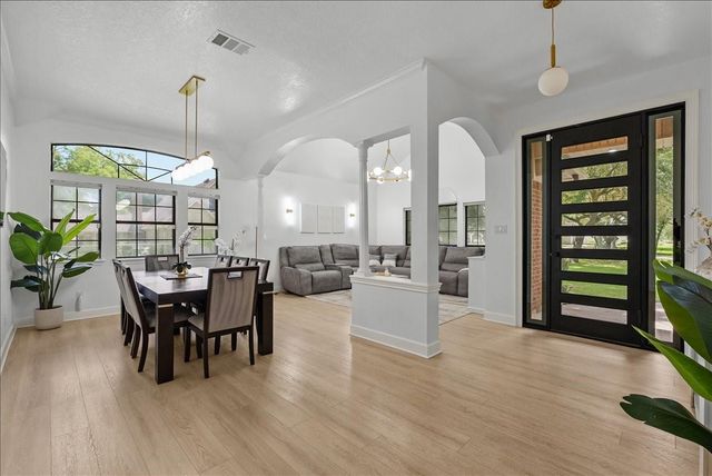 9700 Jay Road, Hitchcock, TX 77563