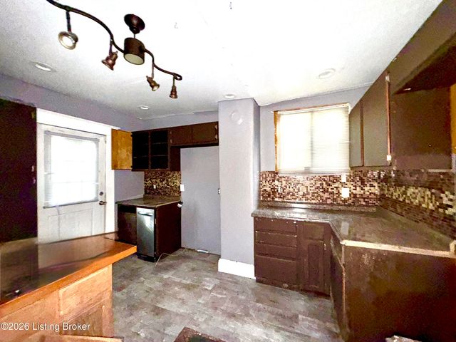 3215 Grand Ave, Louisville, KY 40211
