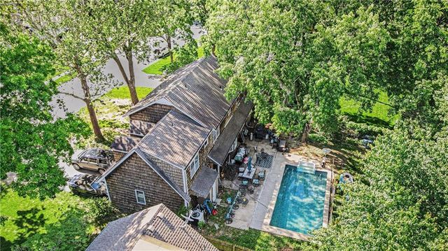 9908 Perry Drive, Overland Park, KS 66212