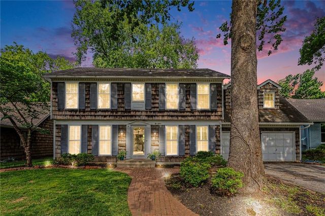 9908 Perry Drive, Overland Park, KS 66212
