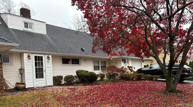 14 Peachtree Lane, Roslyn, NY 11576
