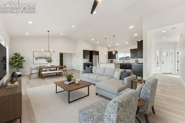 806 Keystone Loop, Canon City, CO 81212