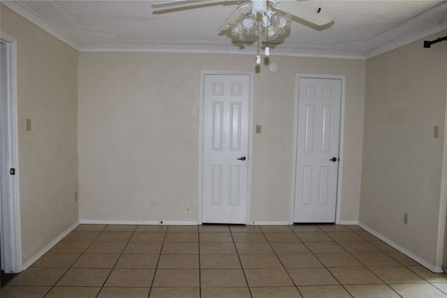 615 Renfro Street, Burleson, TX 76028