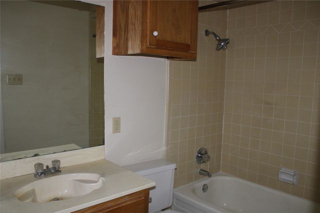 615 Renfro Street, Burleson, TX 76028