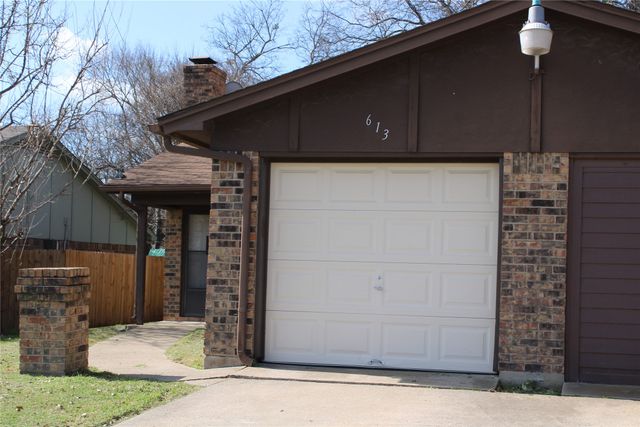 615 Renfro Street, Burleson, TX 76028