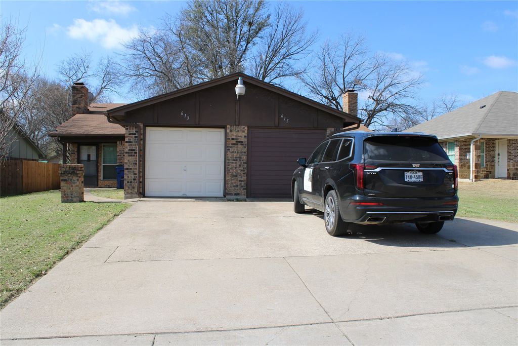 615 Renfro Street, Burleson, TX 76028