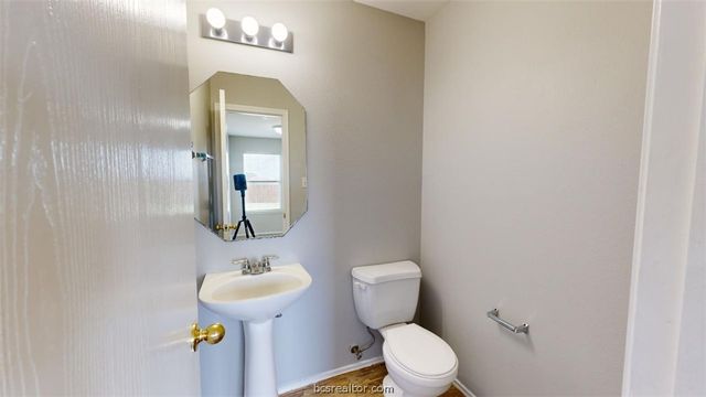 15214 Meredith Lane, College Station, TX 77845