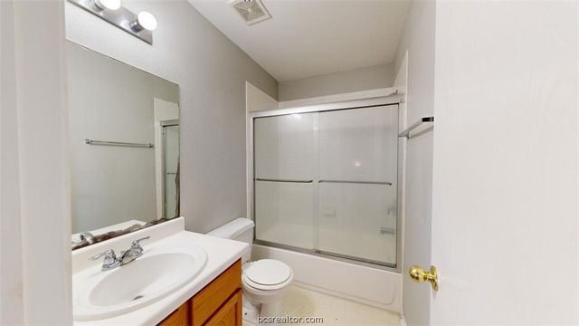 15214 Meredith Lane, College Station, TX 77845