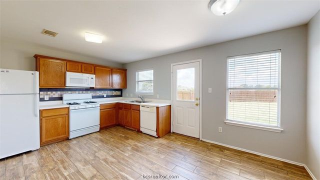 15214 Meredith Lane, College Station, TX 77845