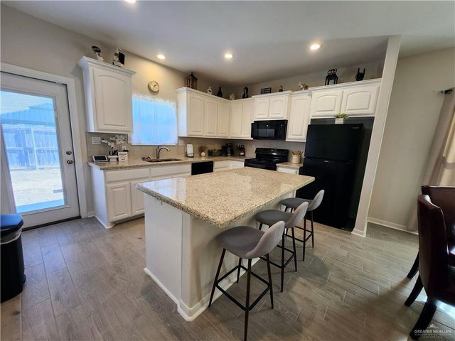 8330 34th Lane, Mcallen, TX 78504