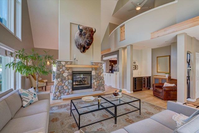 5596 Surrey Lane, Waunakee, WI 53597