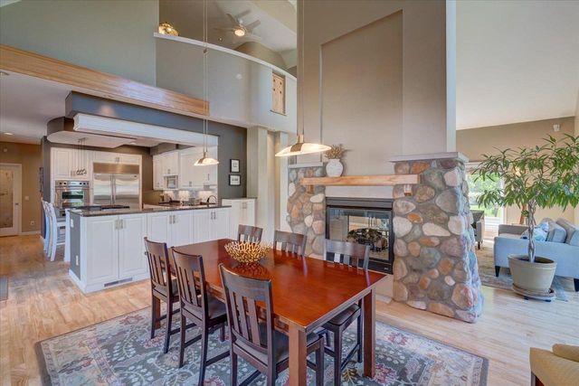 5596 Surrey Lane, Waunakee, WI 53597