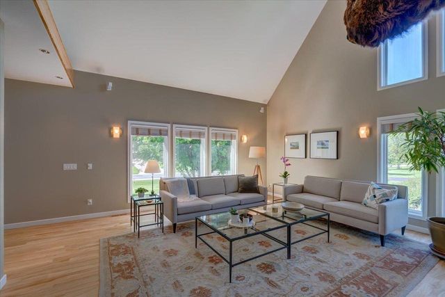 5596 Surrey Lane, Waunakee, WI 53597