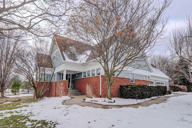 5596 Surrey Lane, Waunakee, WI 53597