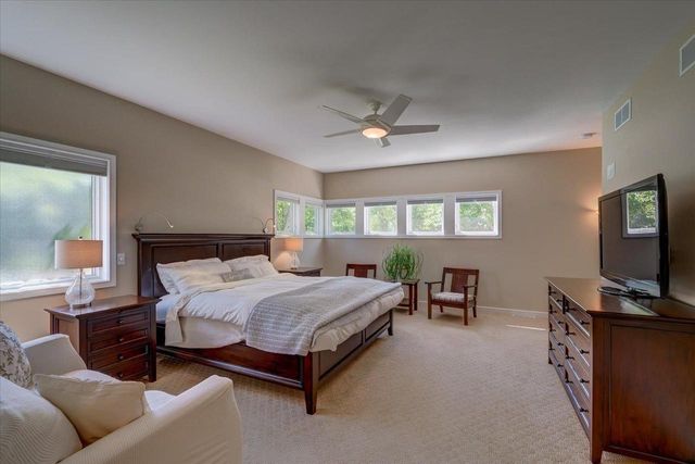 5596 Surrey Lane, Waunakee, WI 53597