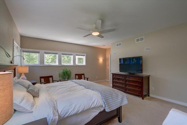 5596 Surrey Lane, Waunakee, WI 53597