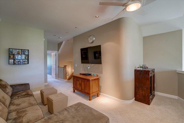 5596 Surrey Lane, Waunakee, WI 53597