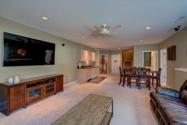 5596 Surrey Lane, Waunakee, WI 53597