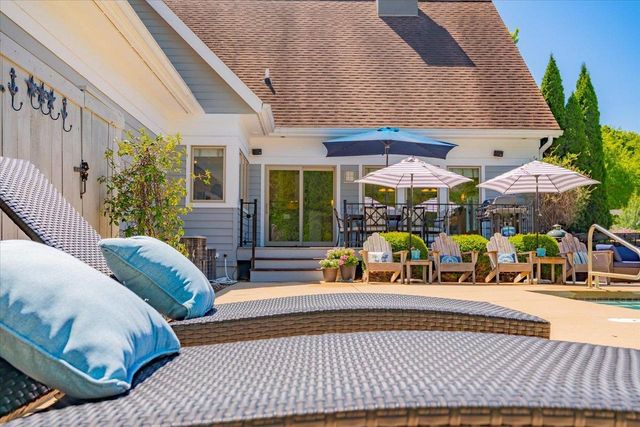 5596 Surrey Lane, Waunakee, WI 53597