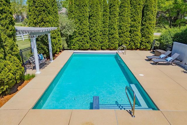 5596 Surrey Lane, Waunakee, WI 53597