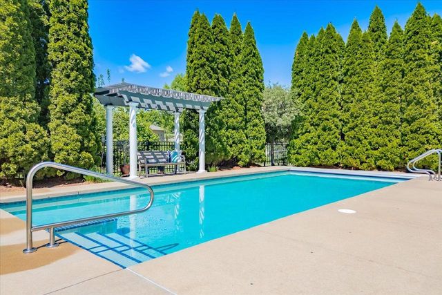 5596 Surrey Lane, Waunakee, WI 53597