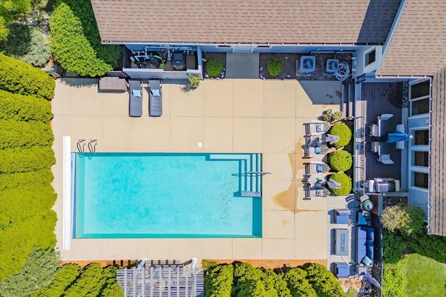 5596 Surrey Lane, Waunakee, WI 53597