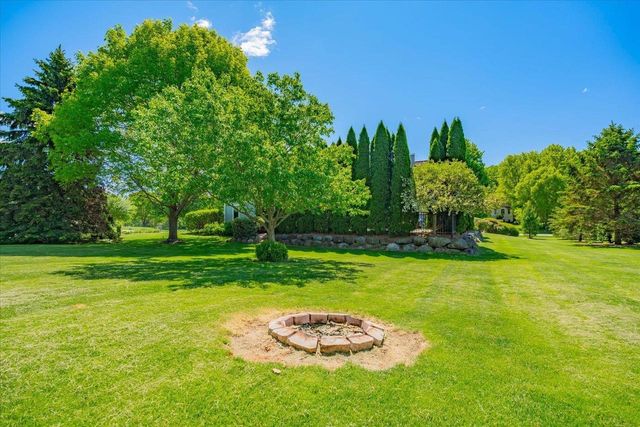 5596 Surrey Lane, Waunakee, WI 53597