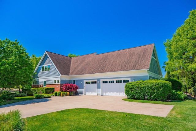 5596 Surrey Lane, Waunakee, WI 53597