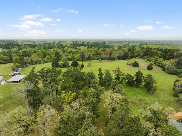 24661 Squirrel Road, New Ulm, TX 78950