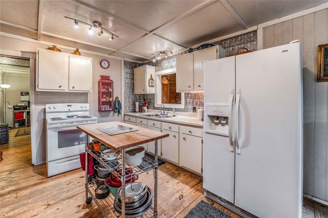 24661 Squirrel Road, New Ulm, TX 78950