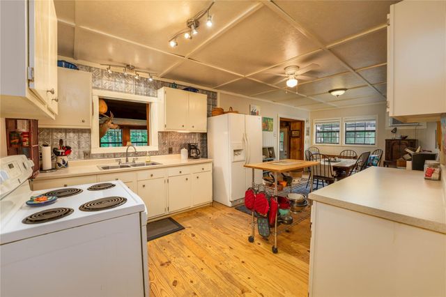 24661 Squirrel Road, New Ulm, TX 78950